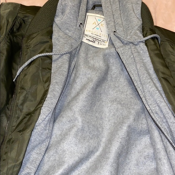 Green jacket - Picture 2 of 2